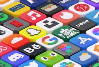 Screenshot of the jueganexo homepage featuring colorful app cards and bright gradient backgrounds.